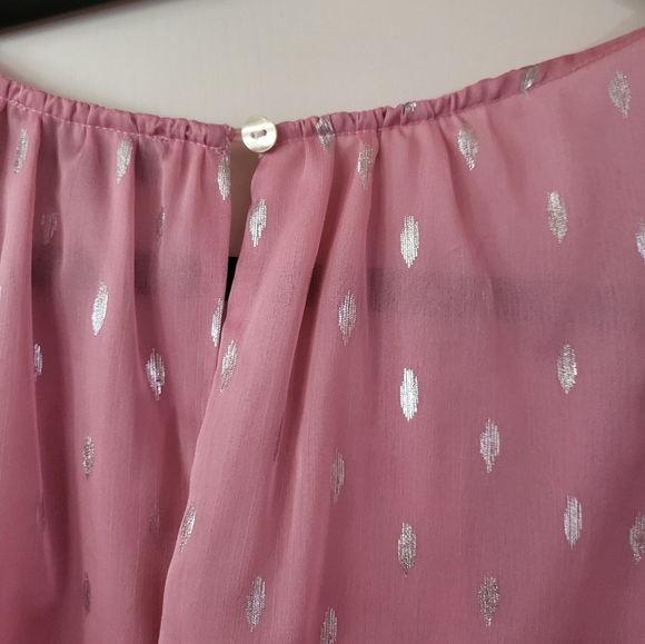 Sweet and ruffly pink blouse - Picture 4 of 8